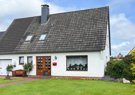 Wohnhaus mit Einliegerwohnung